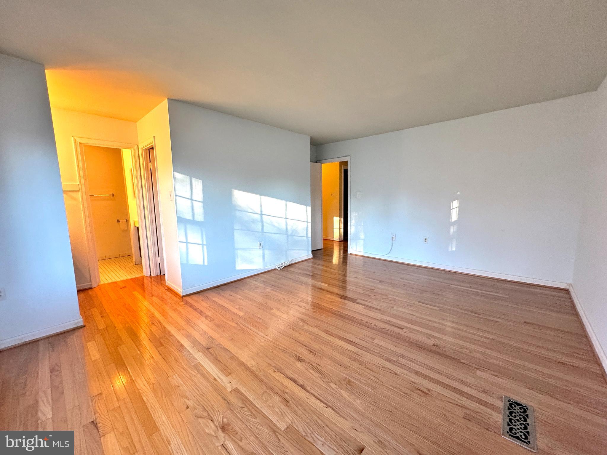 TOWNES OF MOOREFIELD - Residential Lease