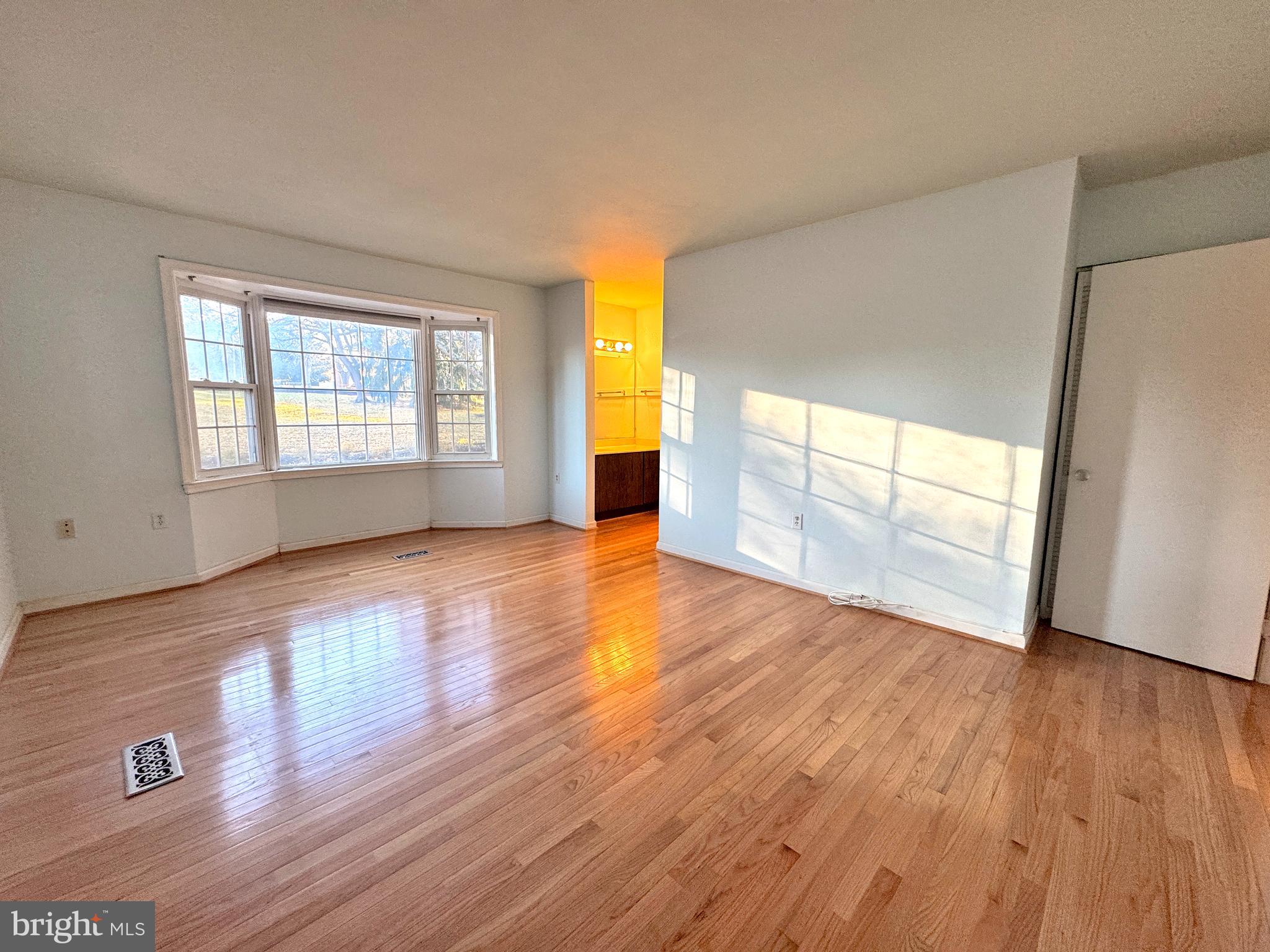 TOWNES OF MOOREFIELD - Residential Lease