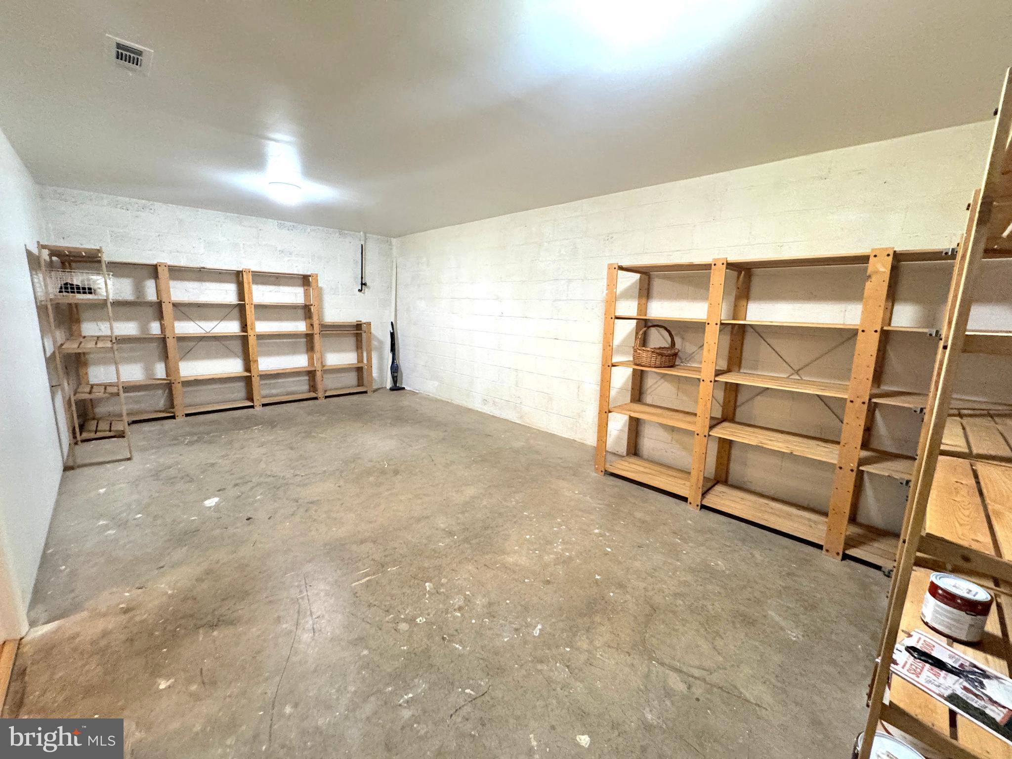 TOWNES OF MOOREFIELD - Residential Lease