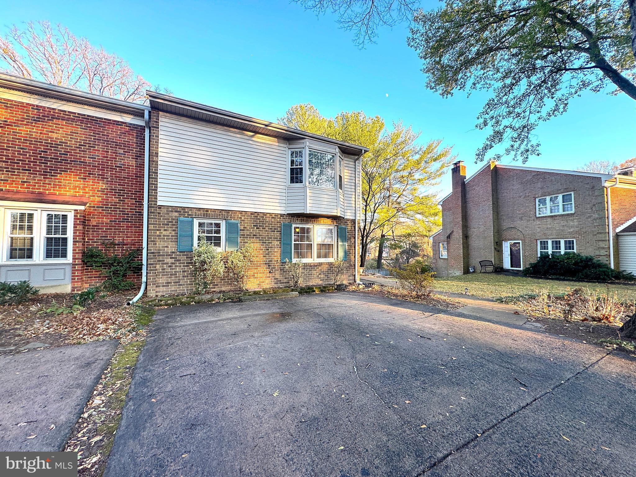 1008 MOOREFIELD CREEK ROAD SW