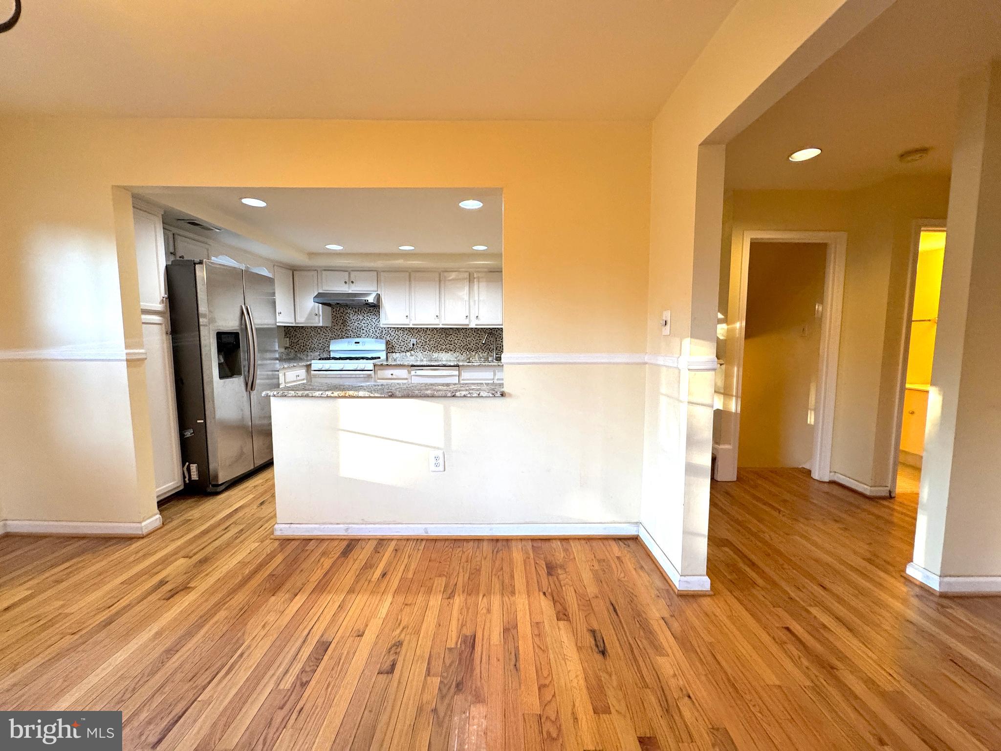 TOWNES OF MOOREFIELD - Residential Lease