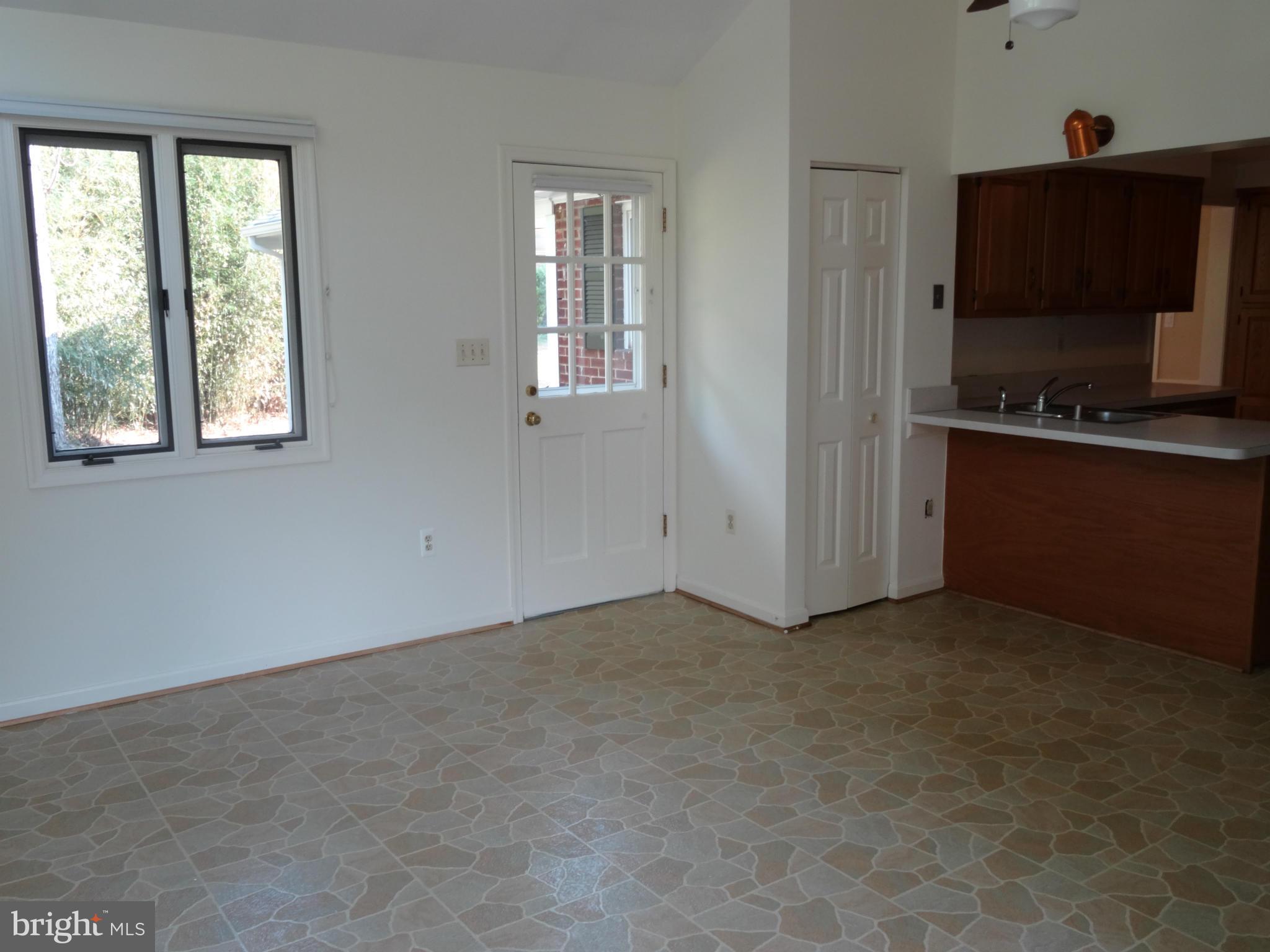 SHARON - Residential Lease