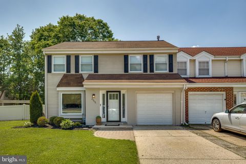 Townhouse For Sale - 255 Burnamwood Drive<br/> MOUNT LAUREL, NJ 08054