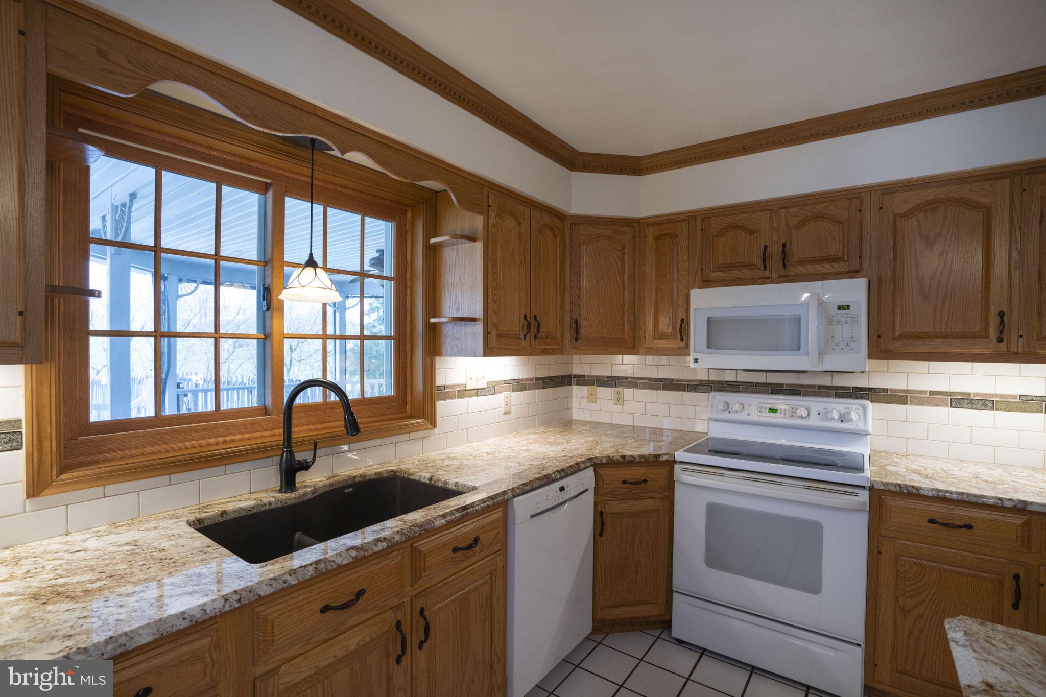 GREENHILL FARMS ESTATES - Residential