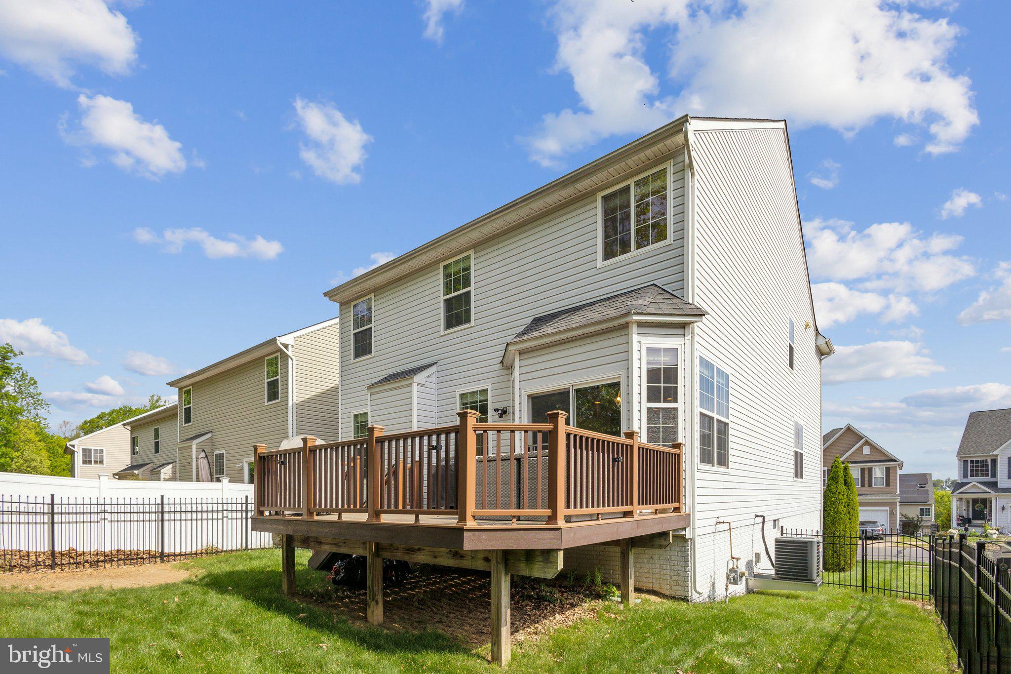 EAGLES POINTE - Residential