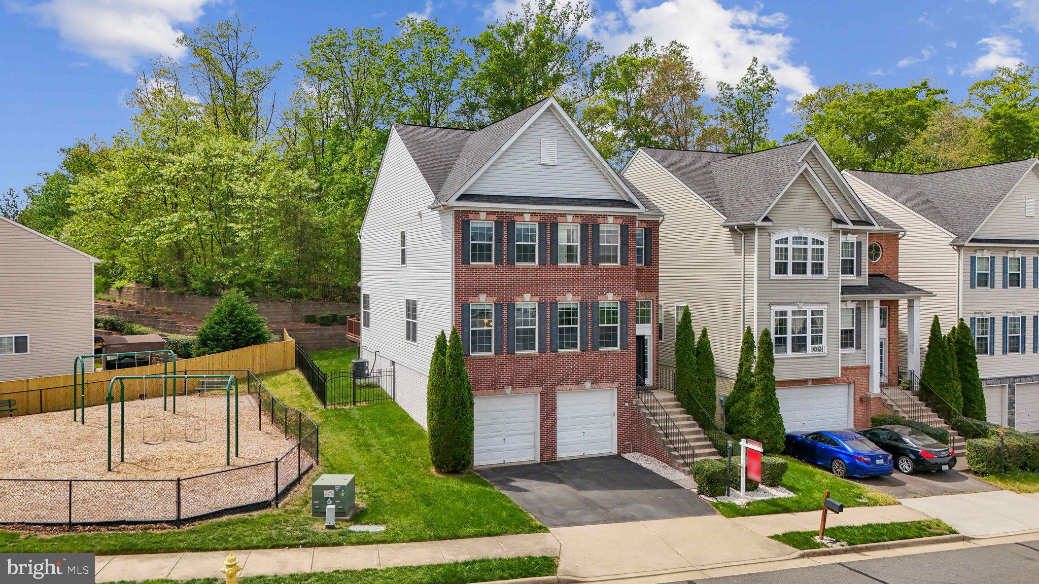 EAGLES POINTE - Residential