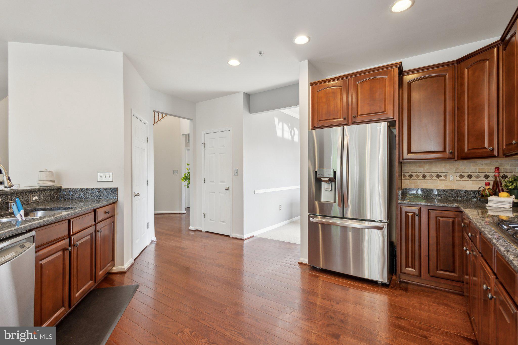 EAGLES POINTE - Residential