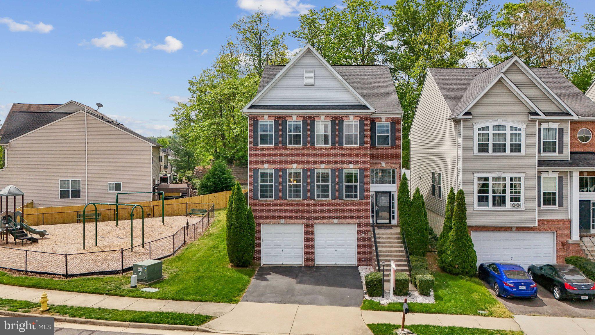 EAGLES POINTE - Residential