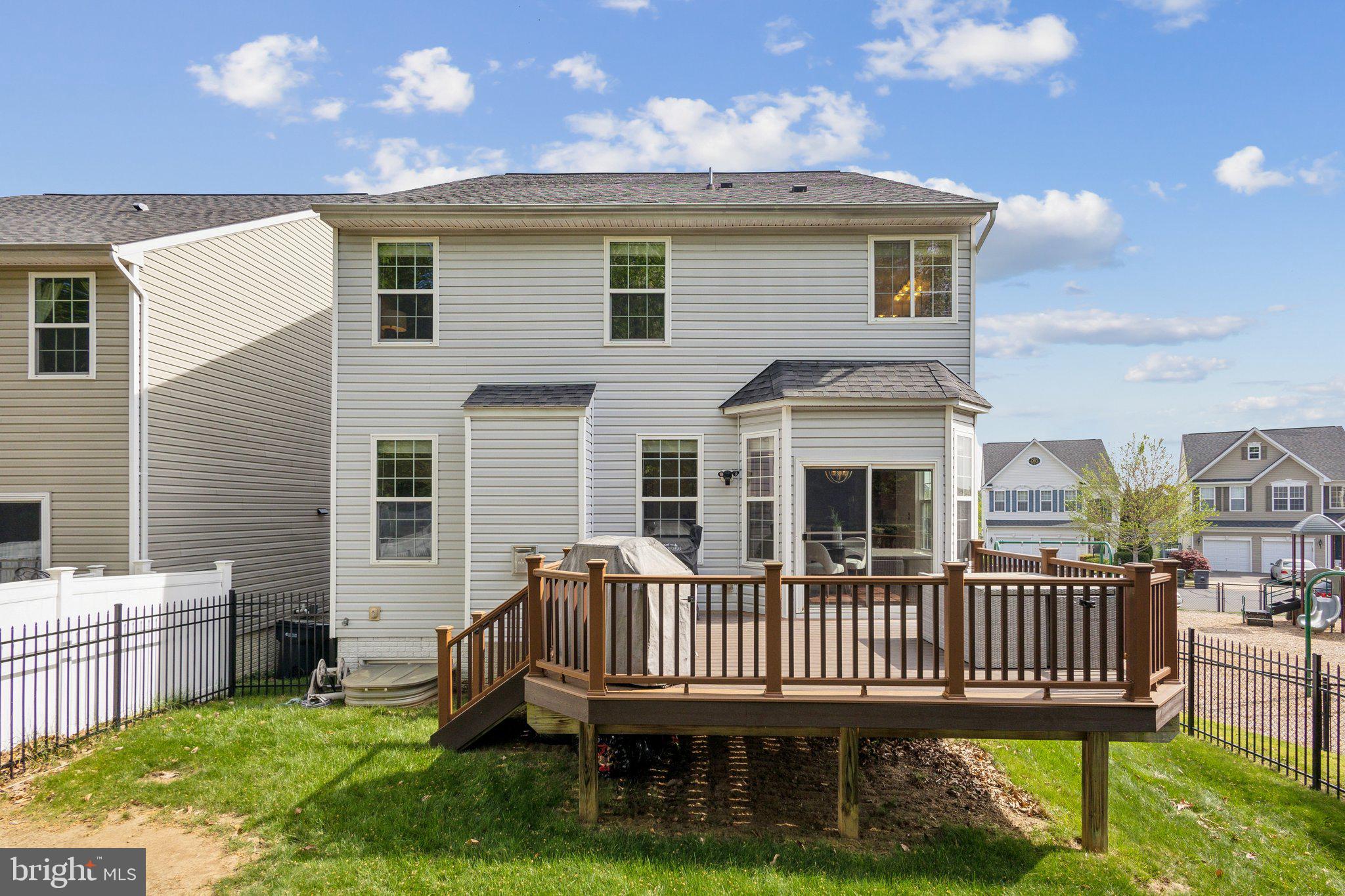 EAGLES POINTE - Residential