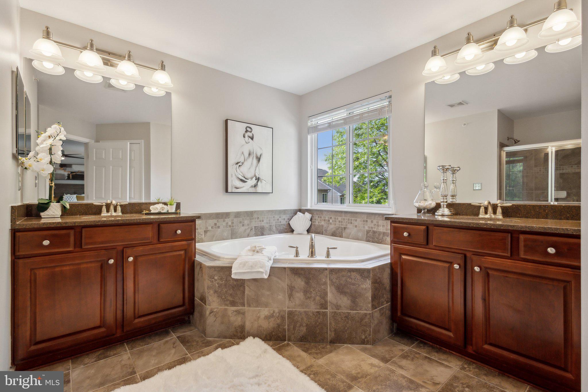 EAGLES POINTE - Residential