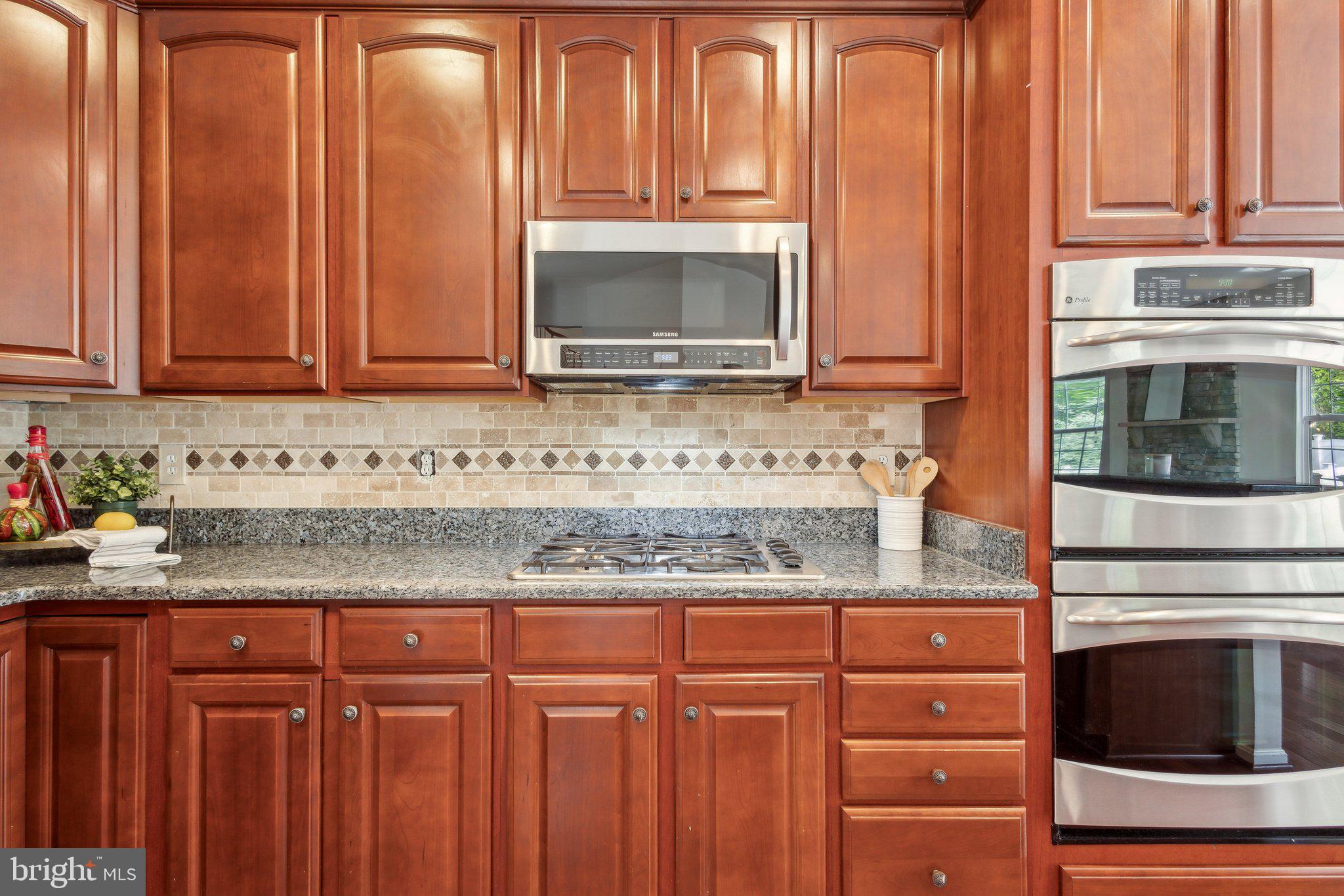 EAGLES POINTE - Residential