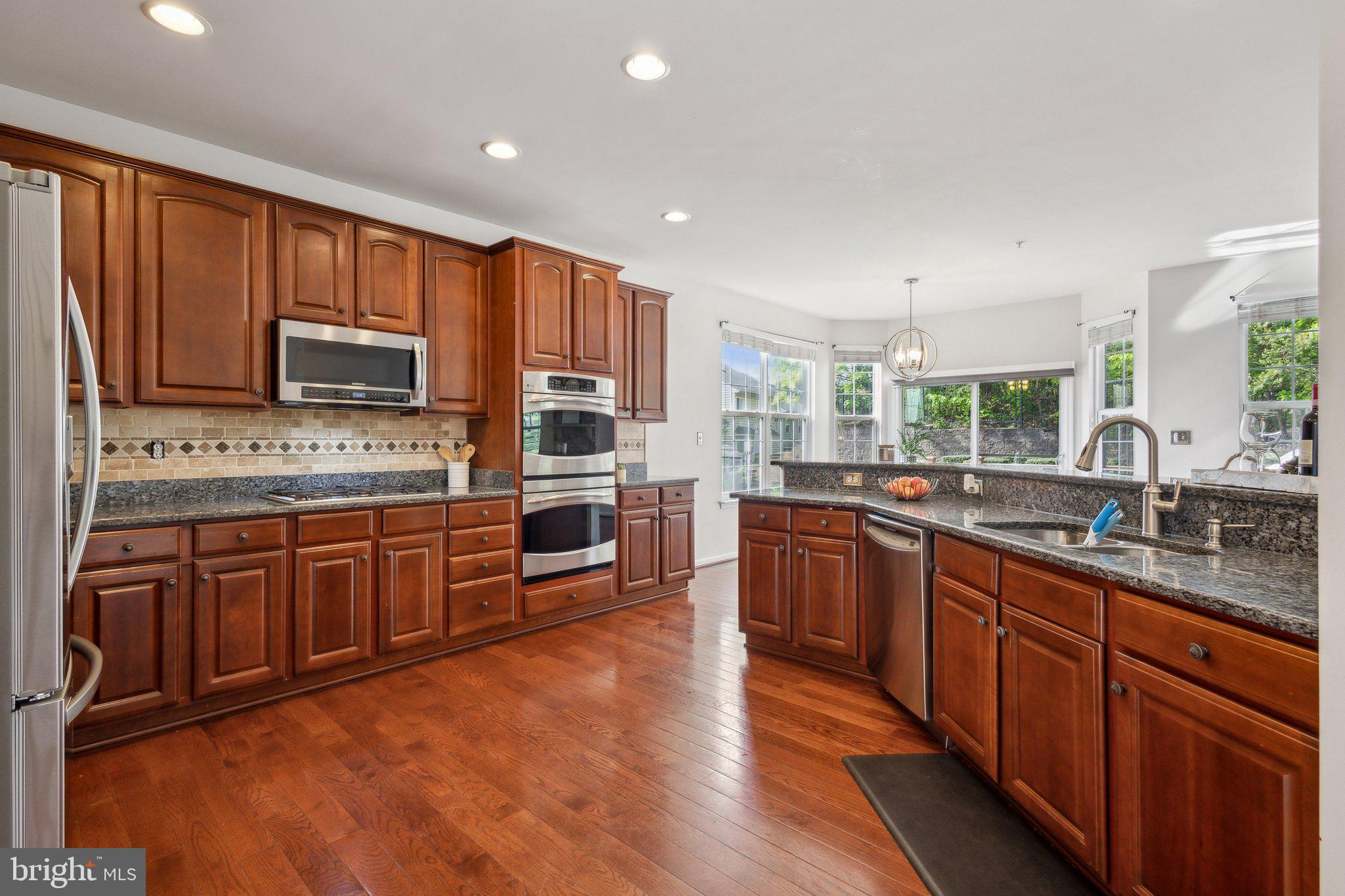 EAGLES POINTE - Residential