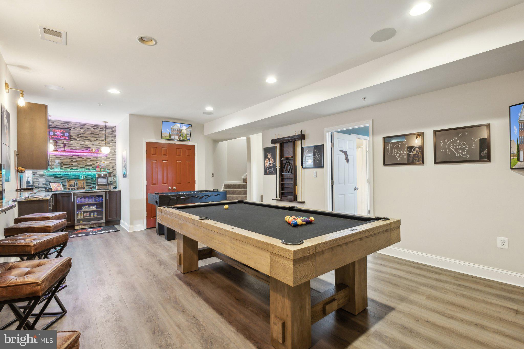 EAGLES POINTE - Residential