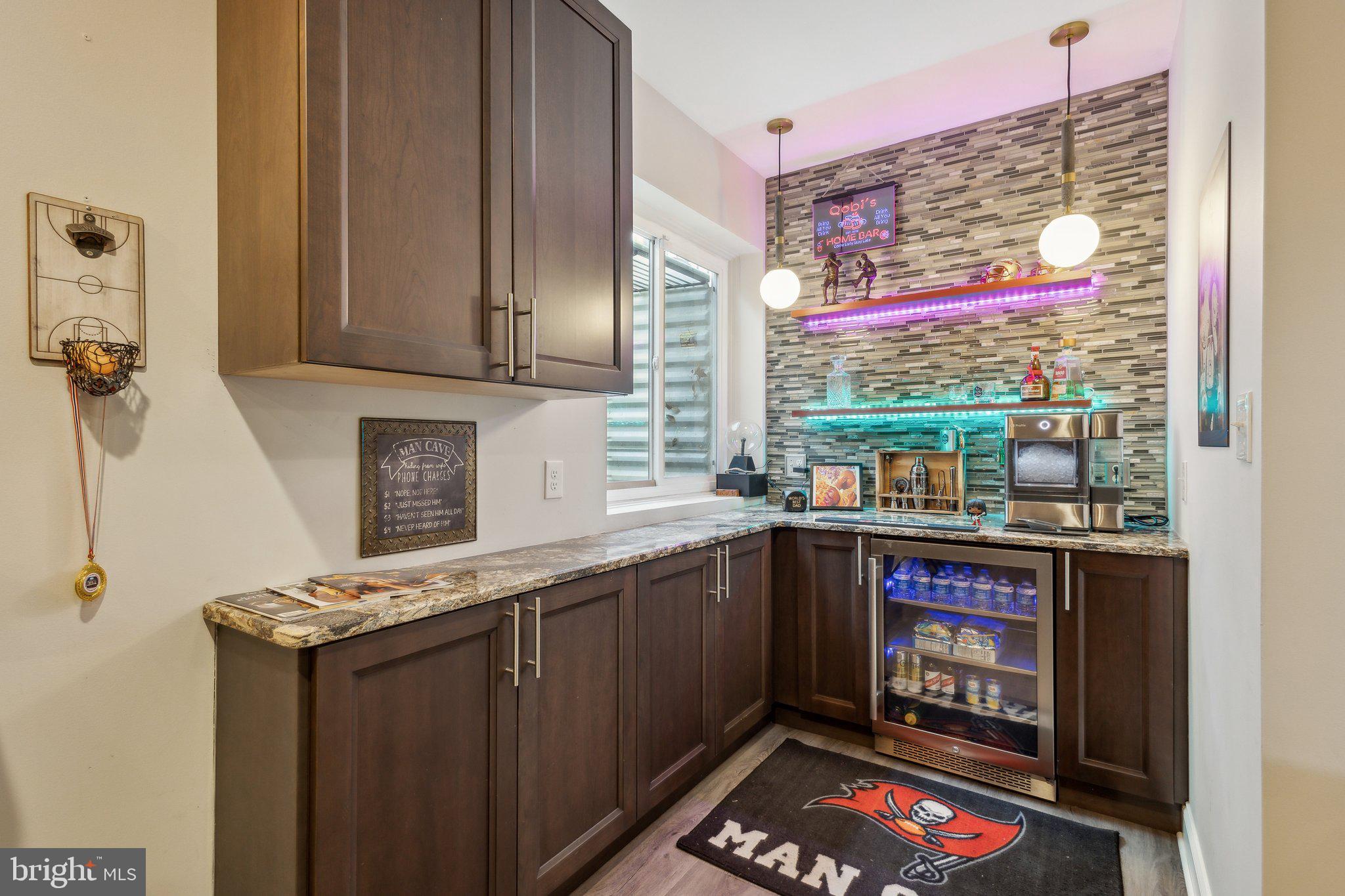 EAGLES POINTE - Residential