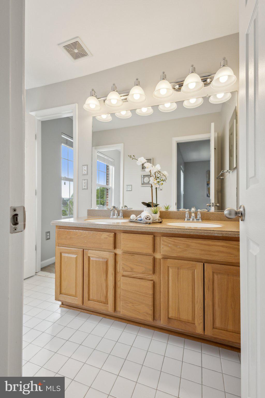 EAGLES POINTE - Residential