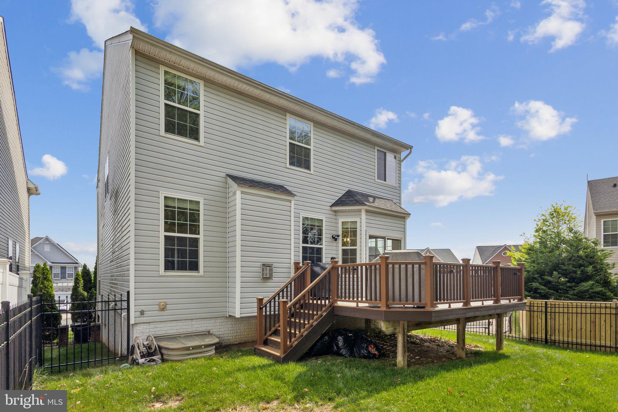 EAGLES POINTE - Residential