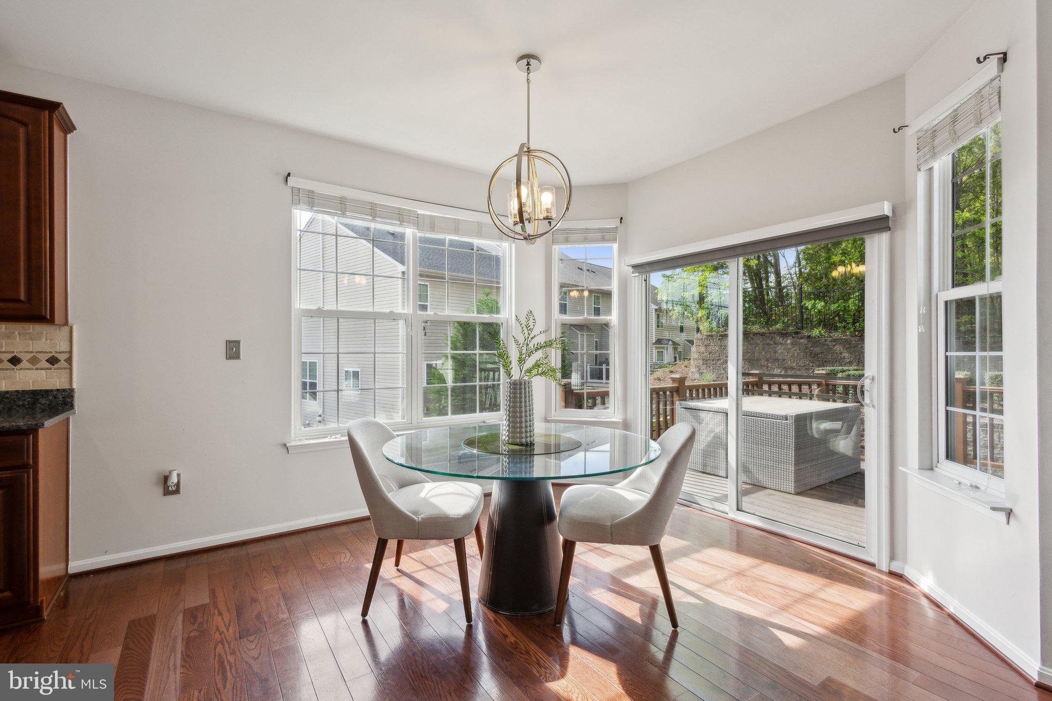 EAGLES POINTE - Residential