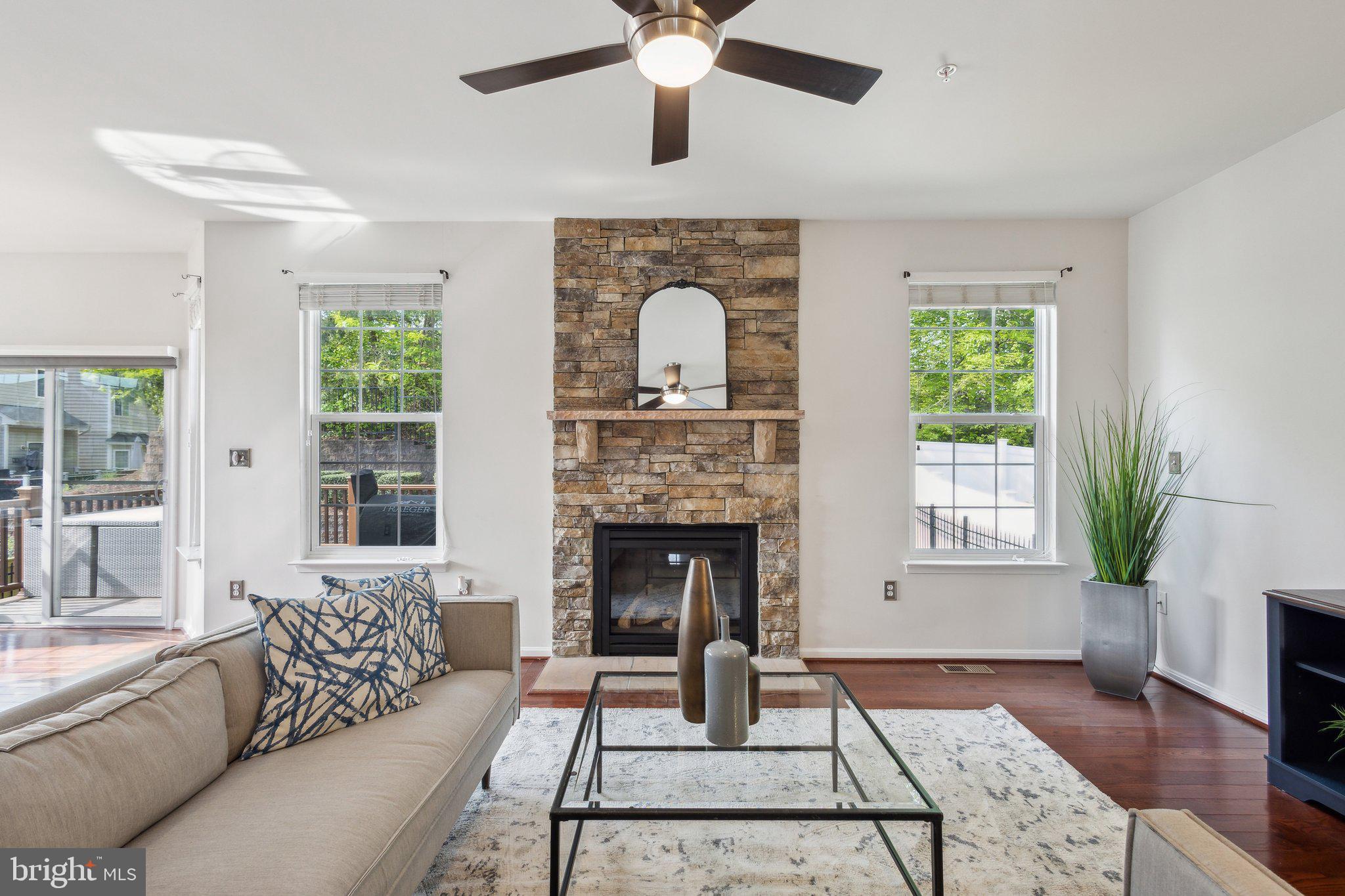 EAGLES POINTE - Residential