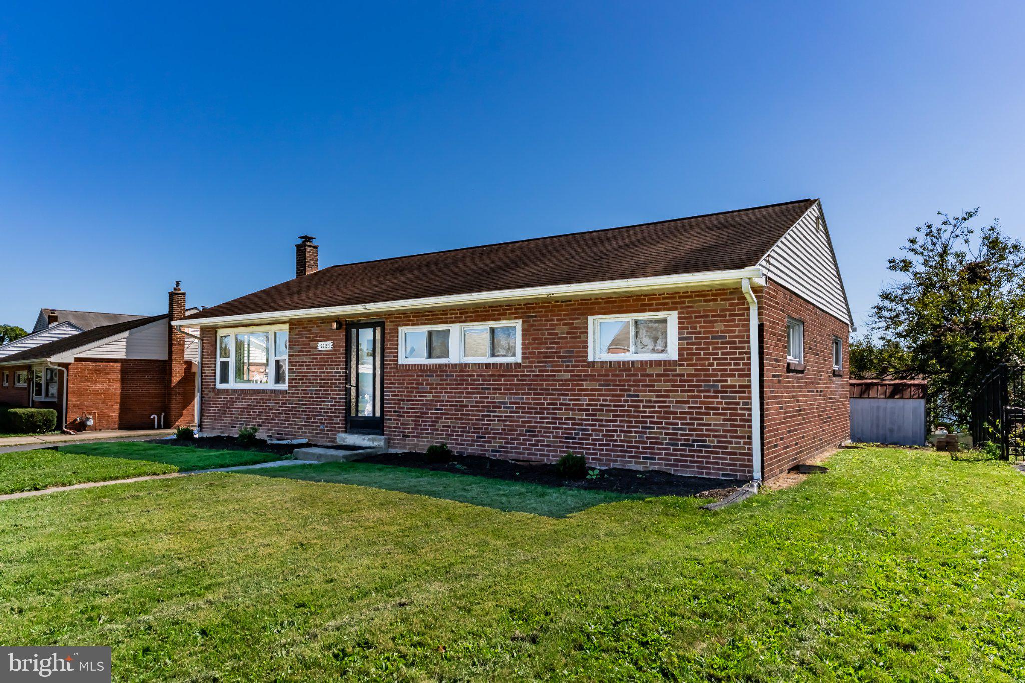 5223 CRESTWOOD DRIVE