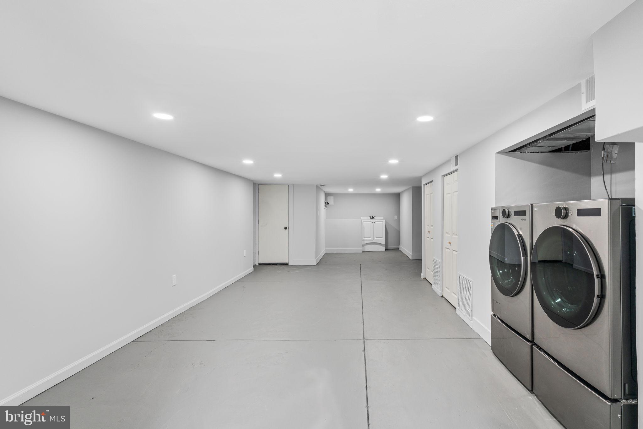 WEST OAK LANE - Residential