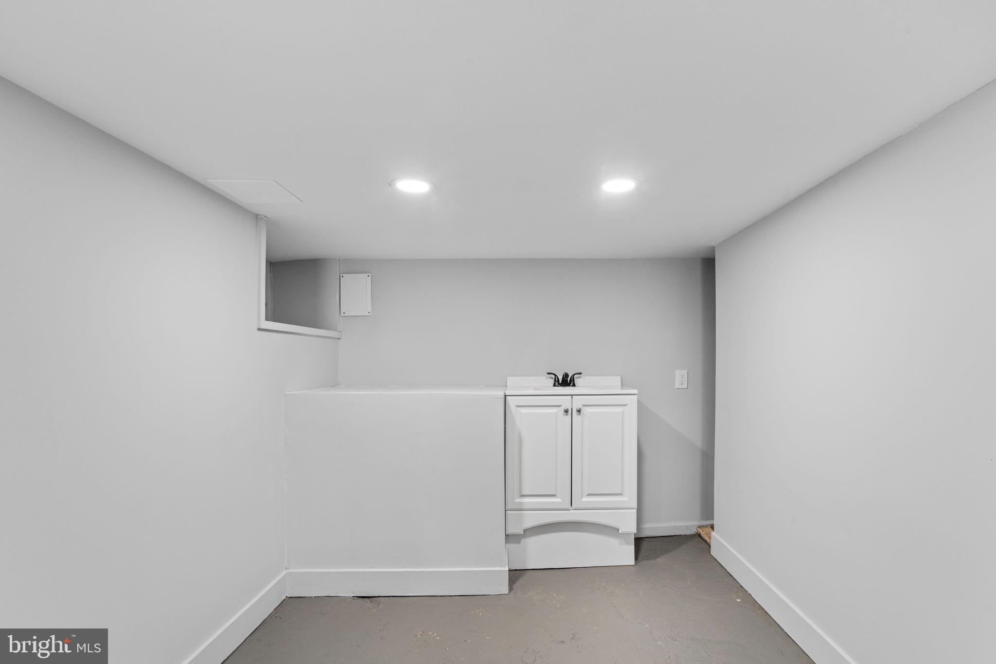 WEST OAK LANE - Residential