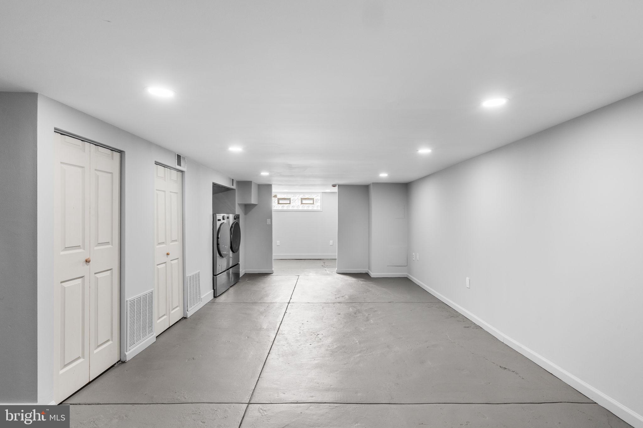 WEST OAK LANE - Residential