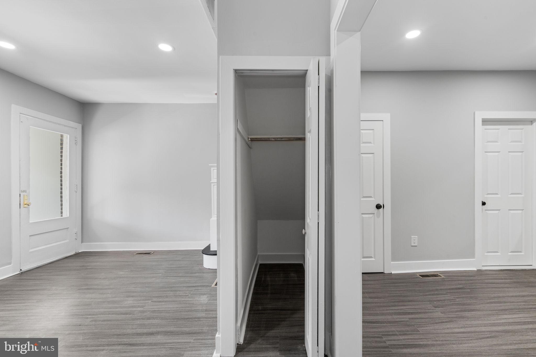 WEST OAK LANE - Residential