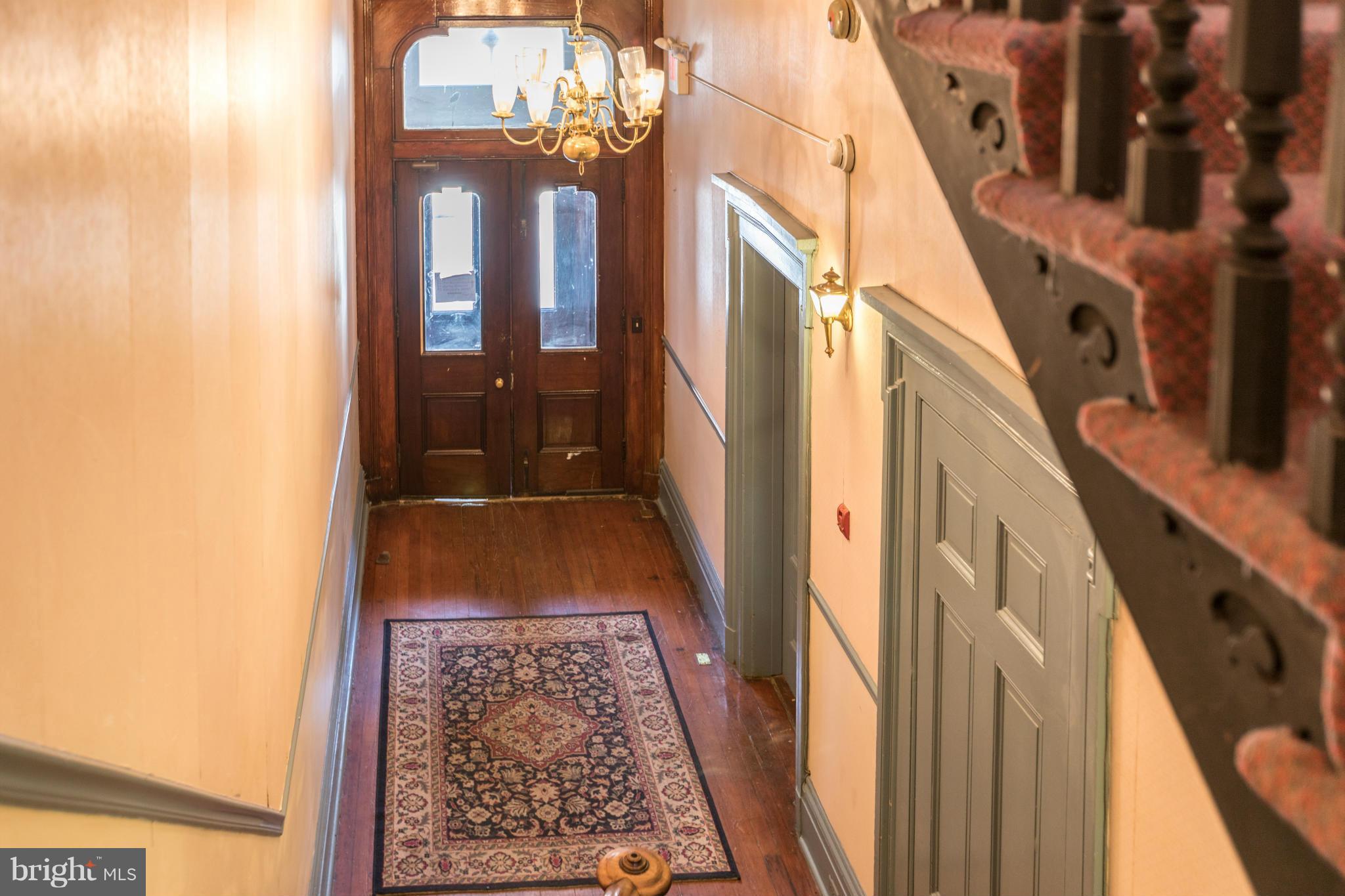 MOUNT VERNON PLACE HISTORIC DISTRICT - Residential Lease