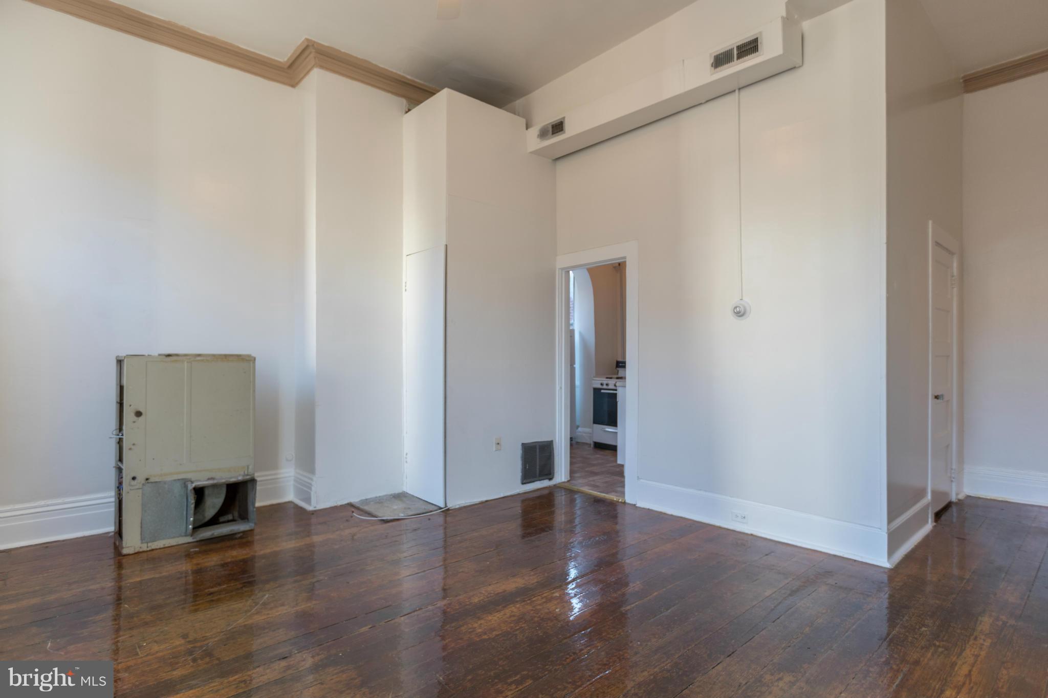 MOUNT VERNON PLACE HISTORIC DISTRICT - Residential Lease