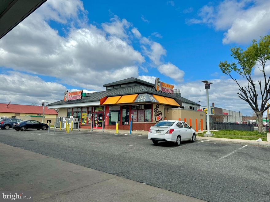 Rare Investment Opportunity! Now’s your chance to own a prime piece of real estate—Sunoco gas station currently in operation, complete with a convenience store and a Dunkin’ Donuts tenant generating rental income. This package deal includes 3740 Aramingo Ave, offering endless potential in a high-traffic location.
Opportunities like this don’t come around often—secure your next major investment today!
