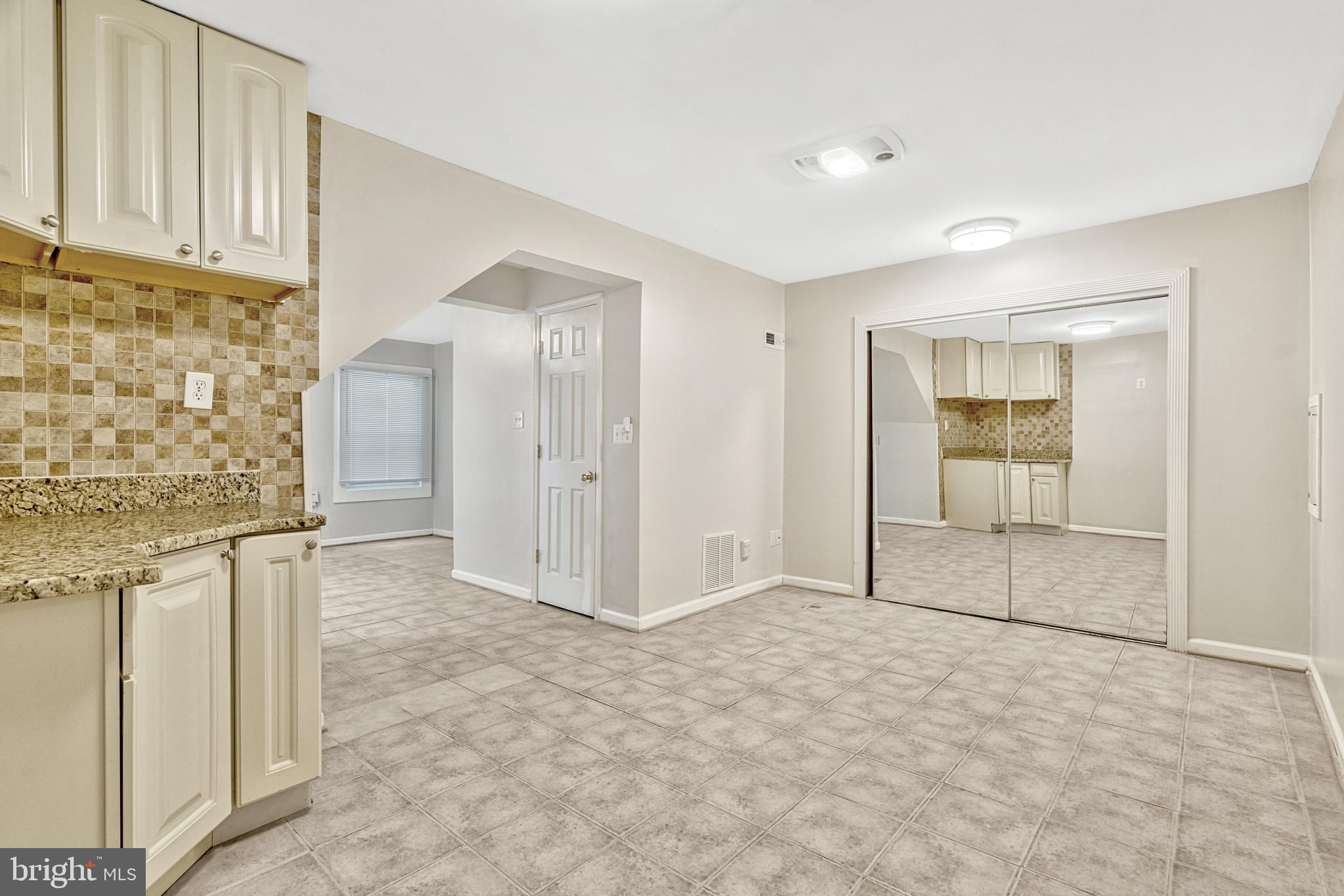 VIRGINIA KNOLLS - Residential