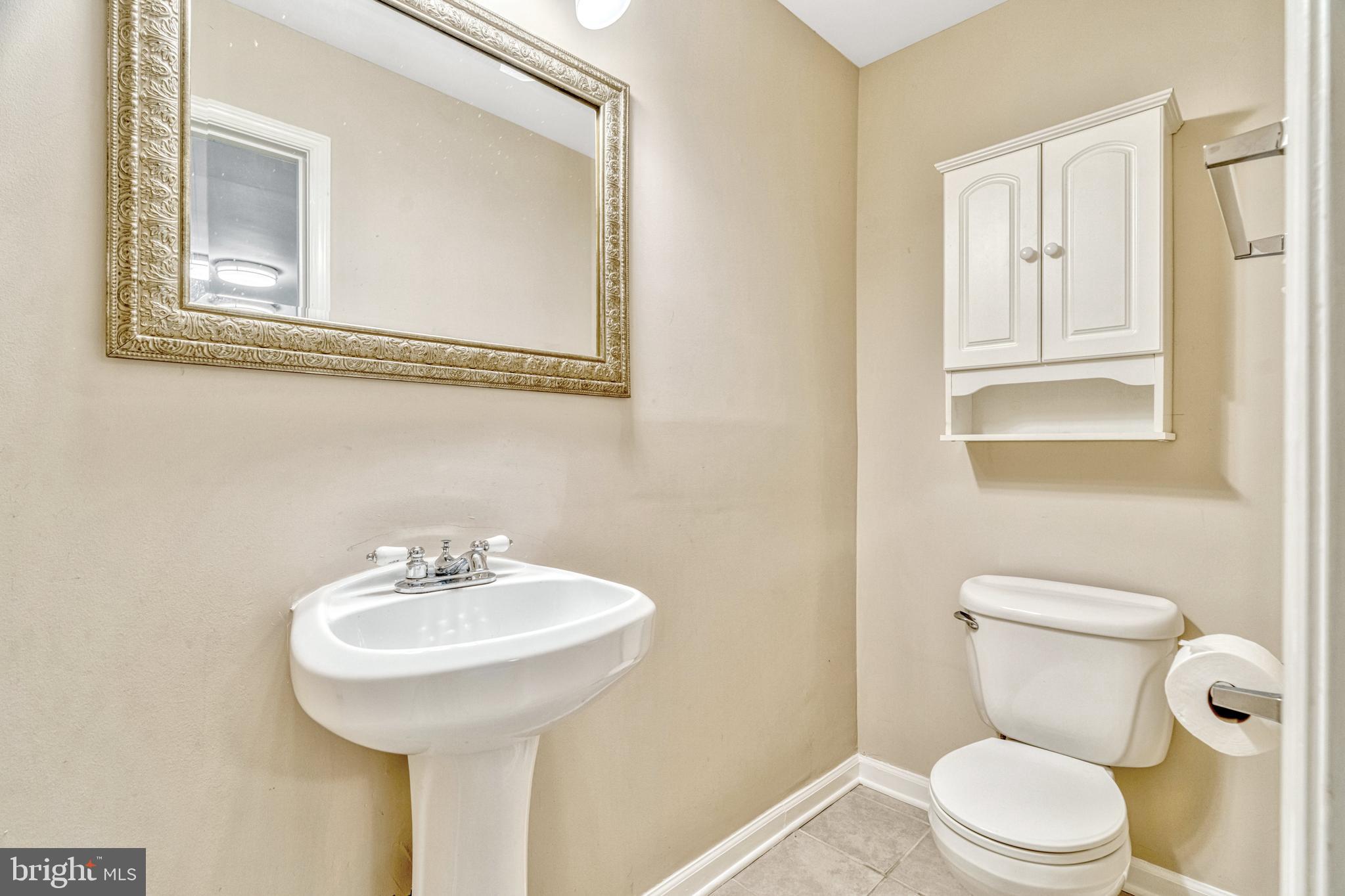 VIRGINIA KNOLLS - Residential