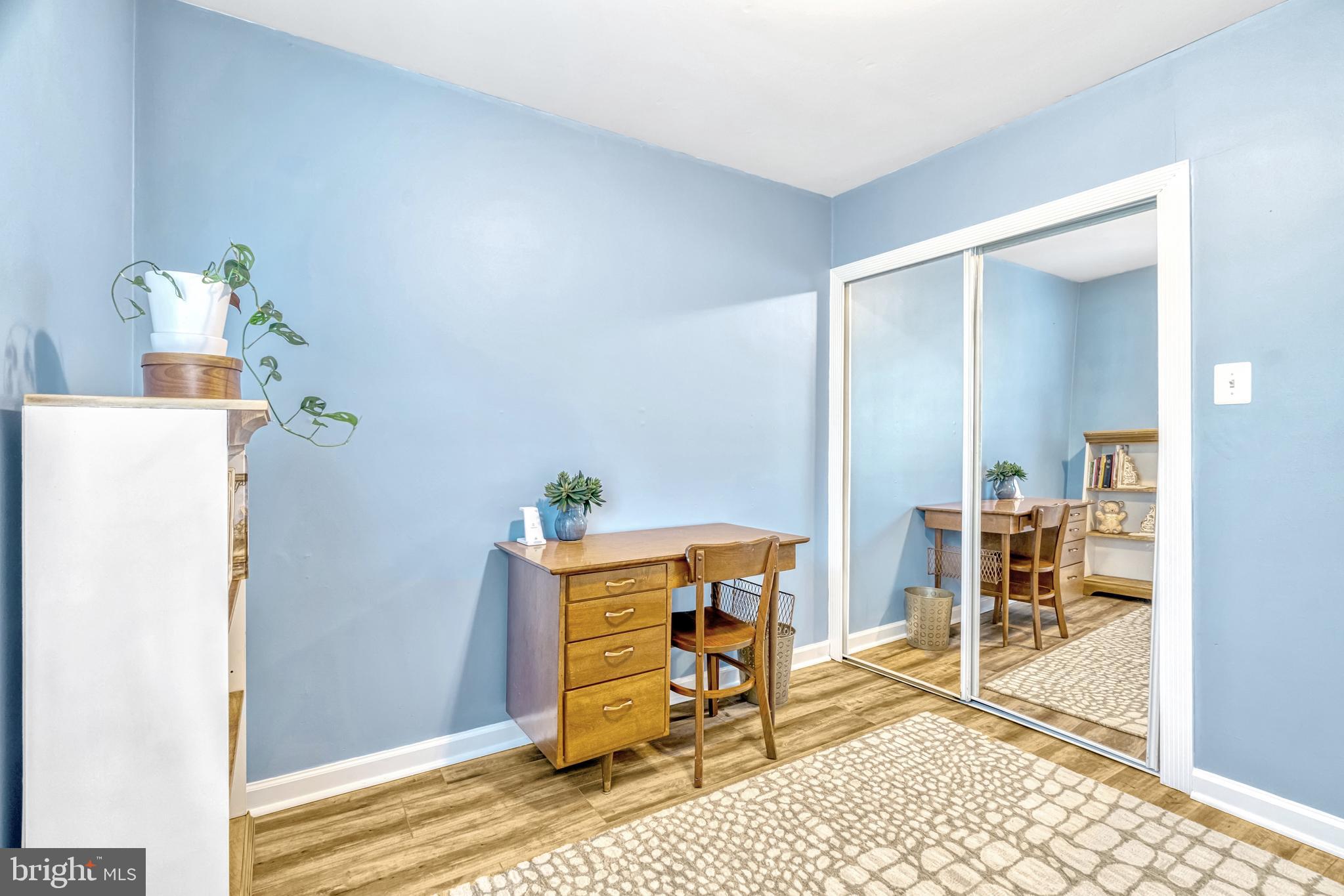 VIRGINIA KNOLLS - Residential