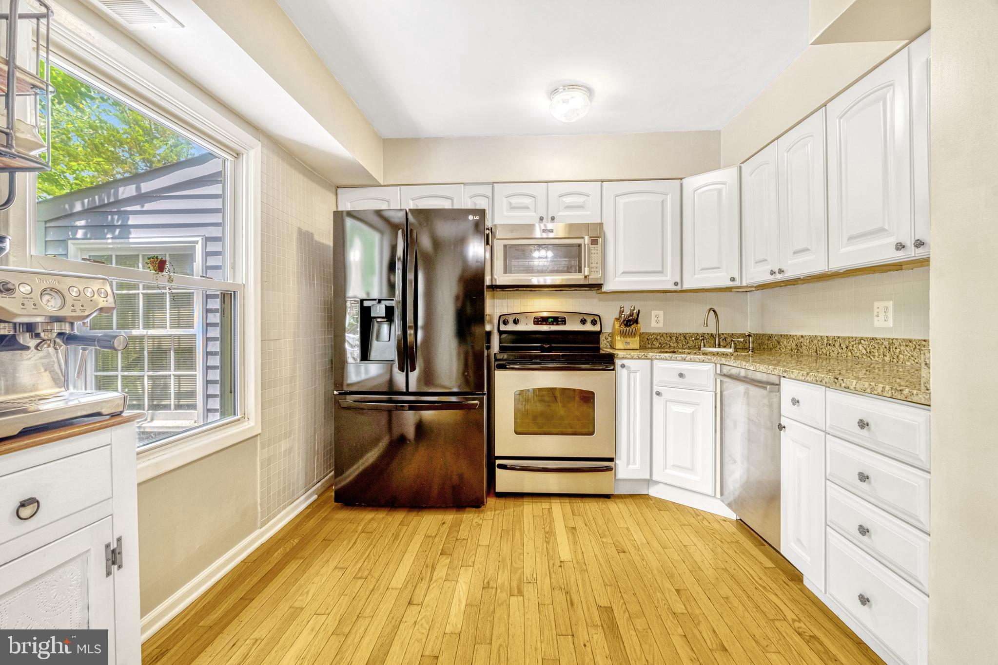 VIRGINIA KNOLLS - Residential