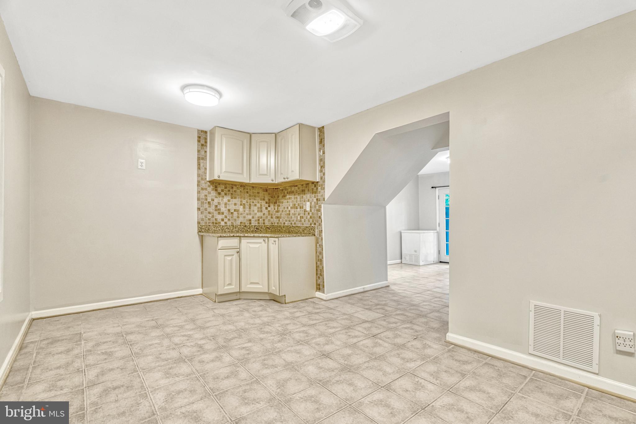 VIRGINIA KNOLLS - Residential