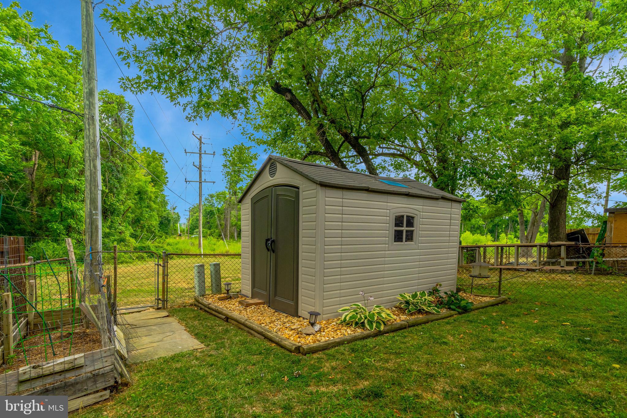 VIRGINIA KNOLLS - Residential
