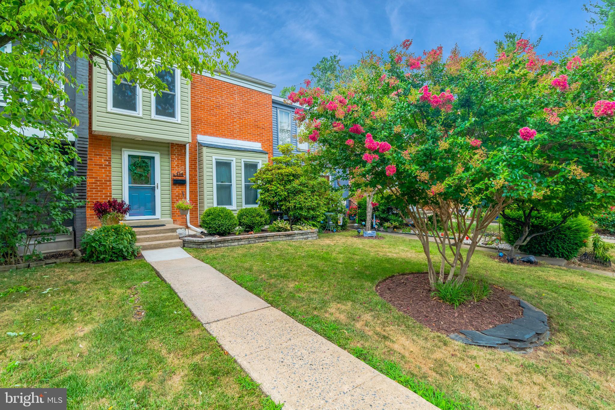 VIRGINIA KNOLLS - Residential