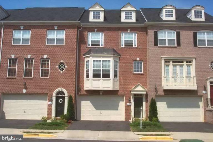 * Available for move in 2/1/2025 *

 Luxury 2 car garage town house with 3 bedroom 3 full bath.   Deck & Patio with tree in the back yard. Finished Basement .   Convenient location near Rt 29, 66, 123, 50, 66, 28.  Minutes to Government center, Merrifield garden center, & fair oaks Mall. 
Hardwood floor thru out the house.  Upgraded kitchen.