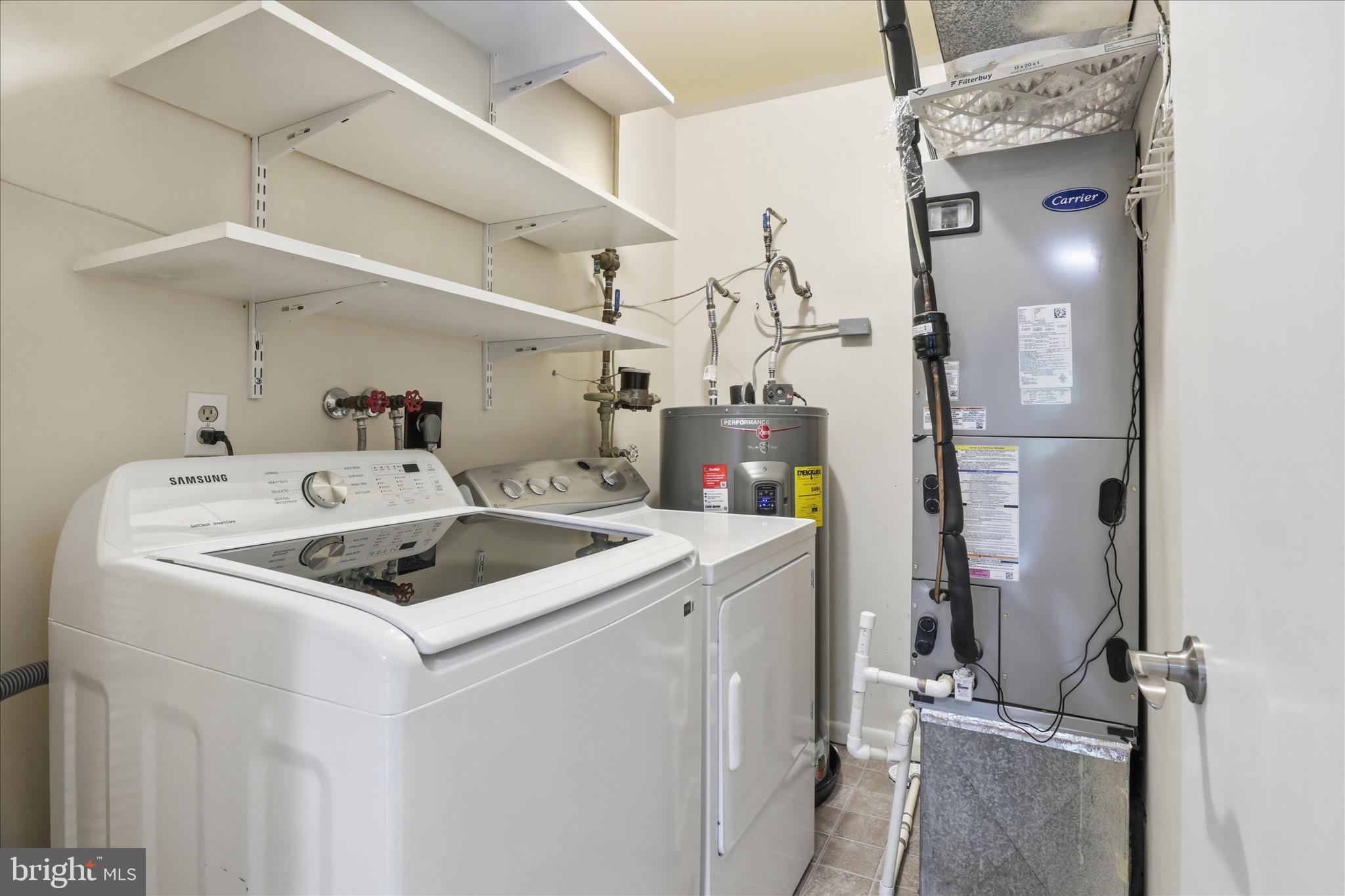 BOSTON RIDGE - Residential