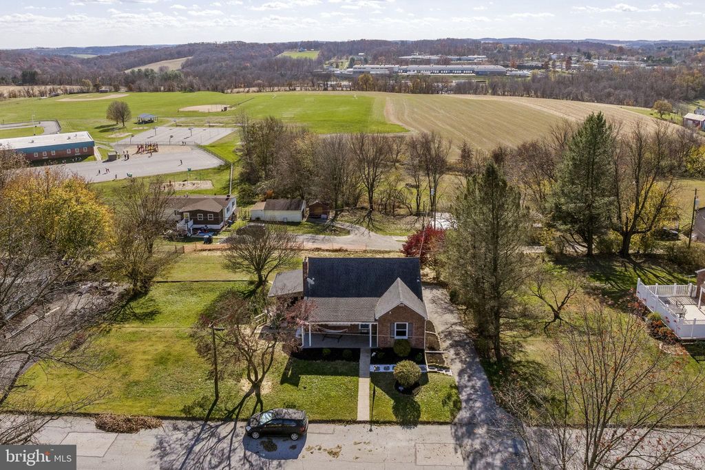 Photo of 520 E Lancaster Street, RED LION, PA 17356 (MLS # PAYK2093852)