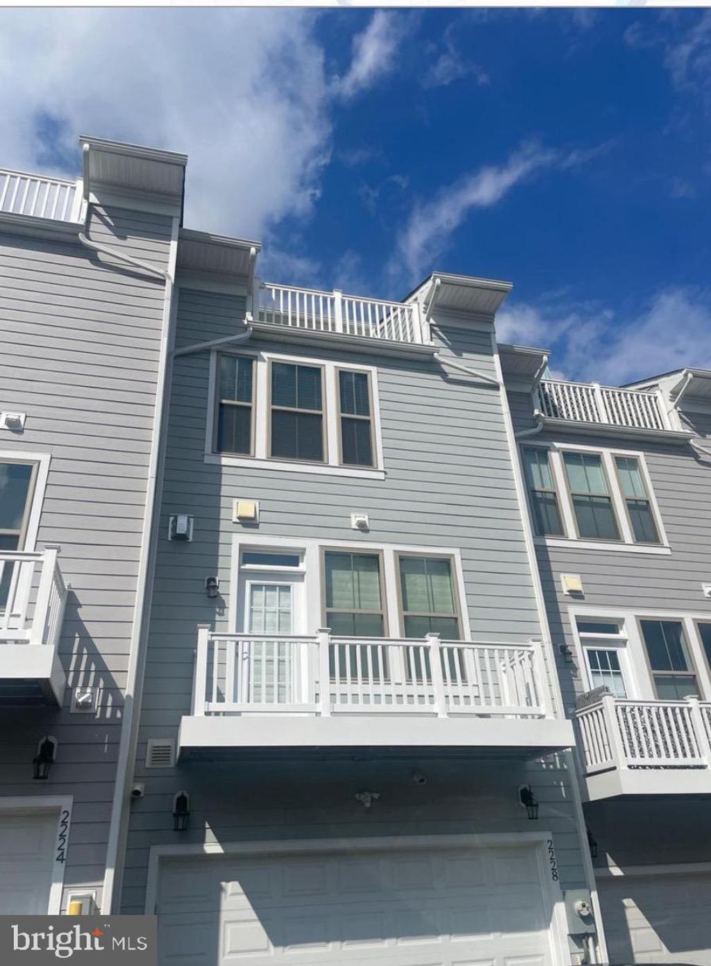 Photo of 2228 S Glebe Road, ARLINGTON, VA 22207 (MLS # VAAR2061998)