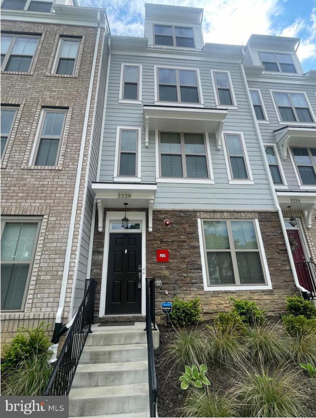 Photo of 2228 S Glebe Road, ARLINGTON, VA 22207 (MLS # VAAR2061998)
