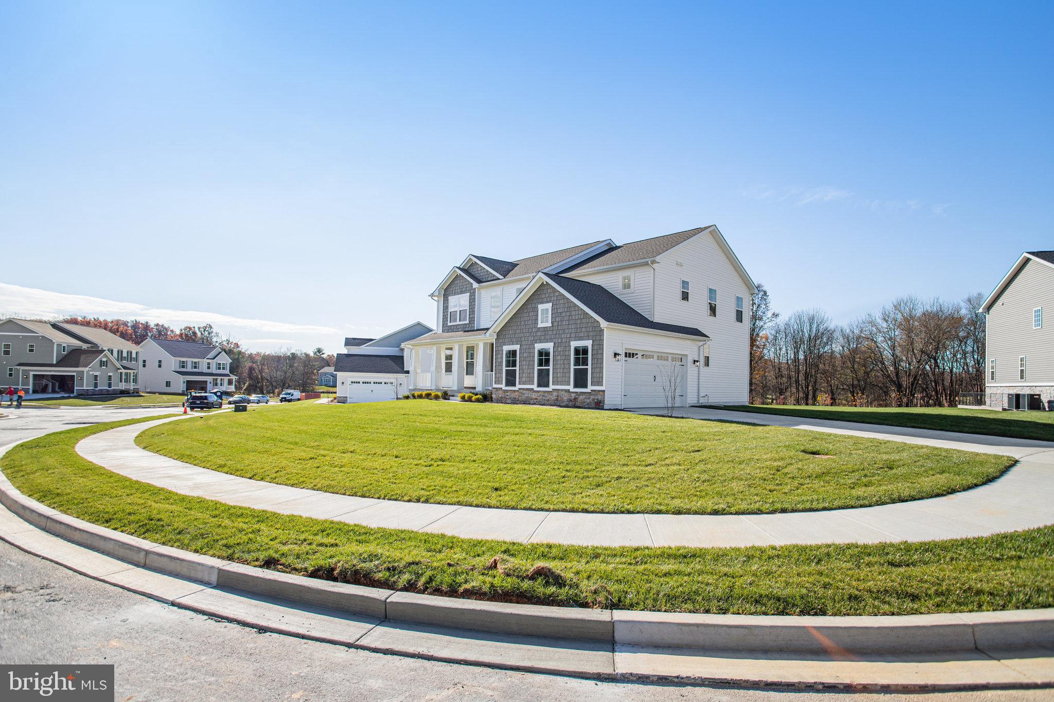 906 HONEYFLOWER DRIVE