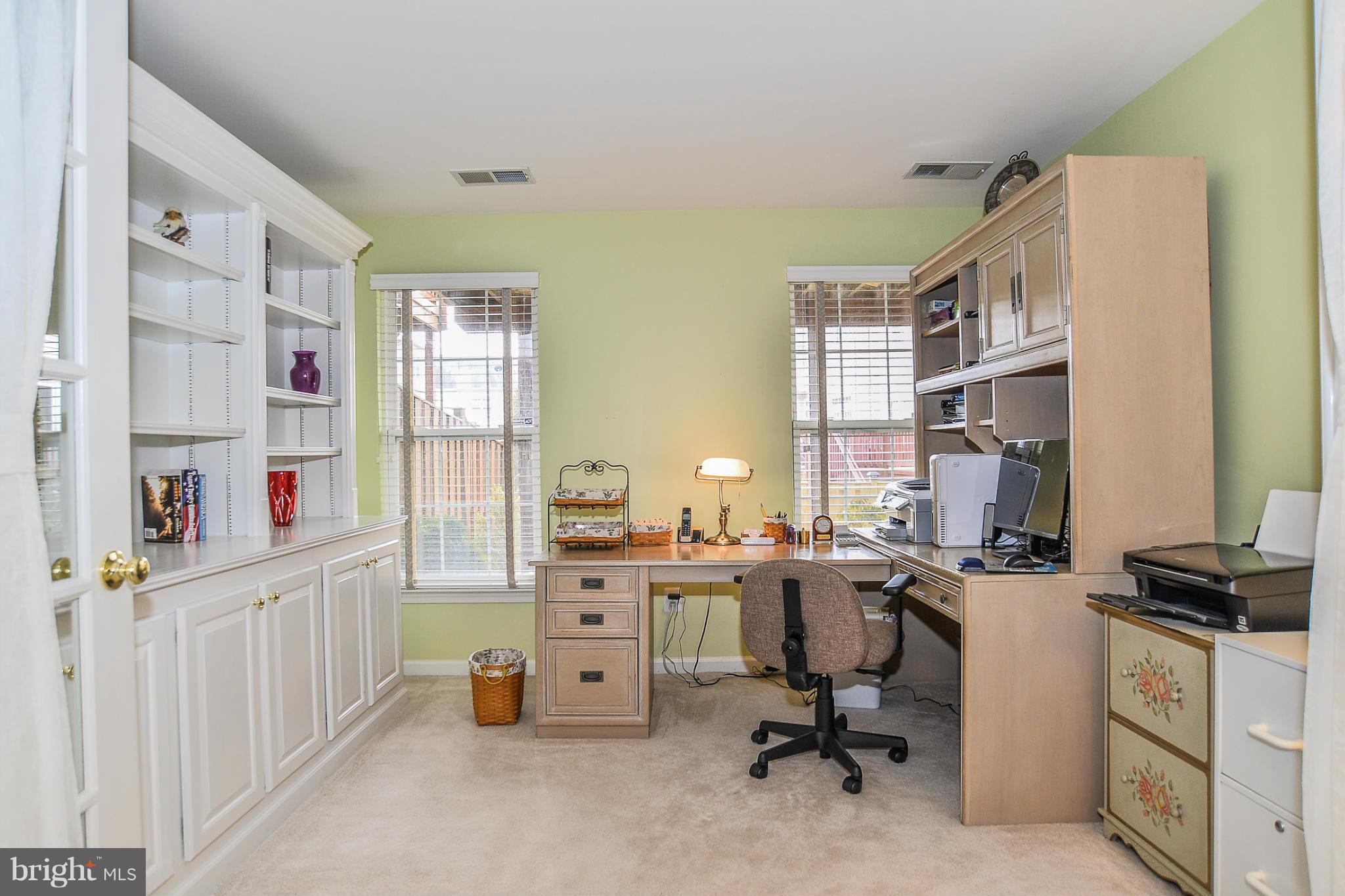 SOUTH RIDING - Residential