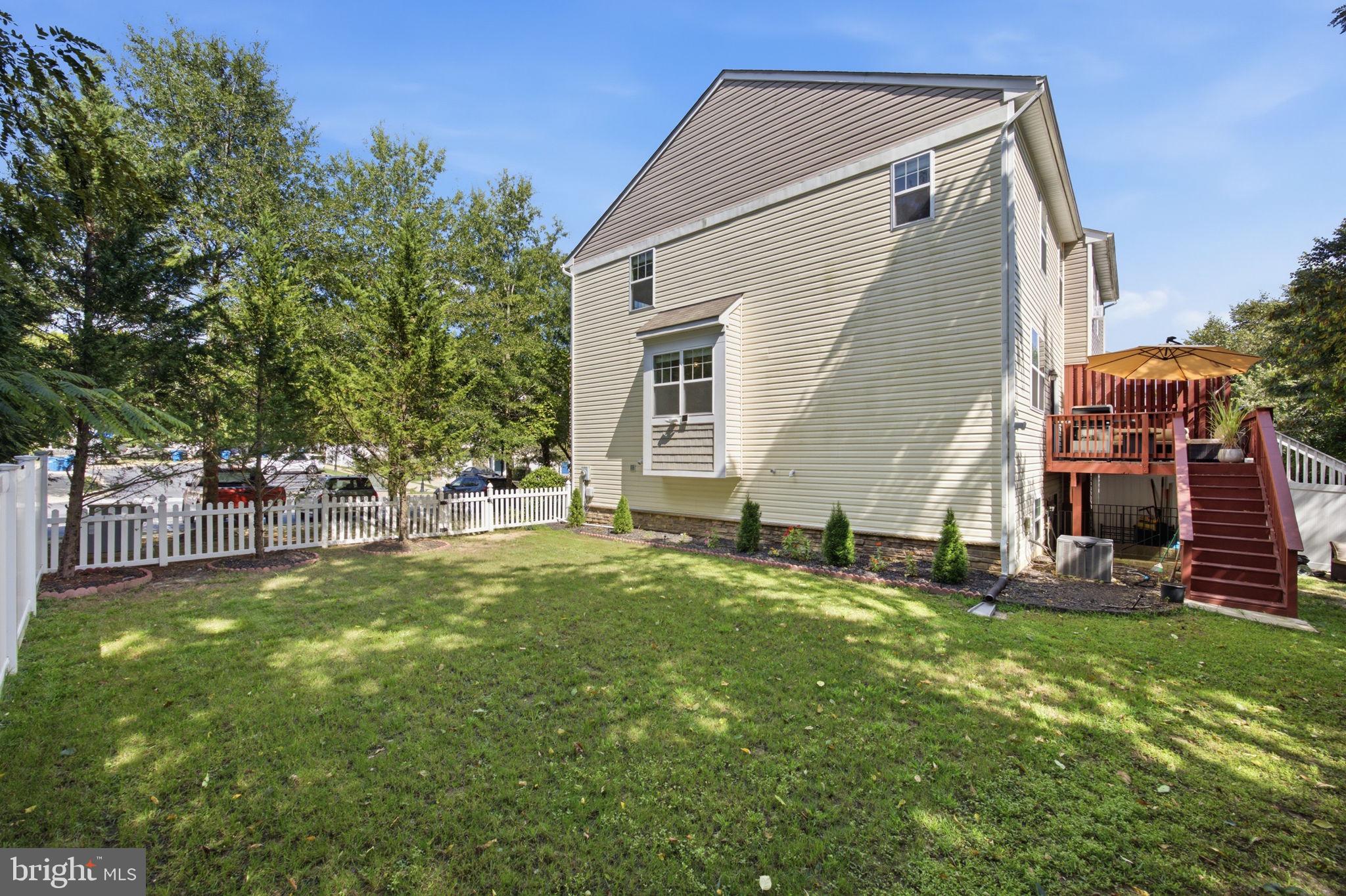 335 ENGLISH OAK LANE