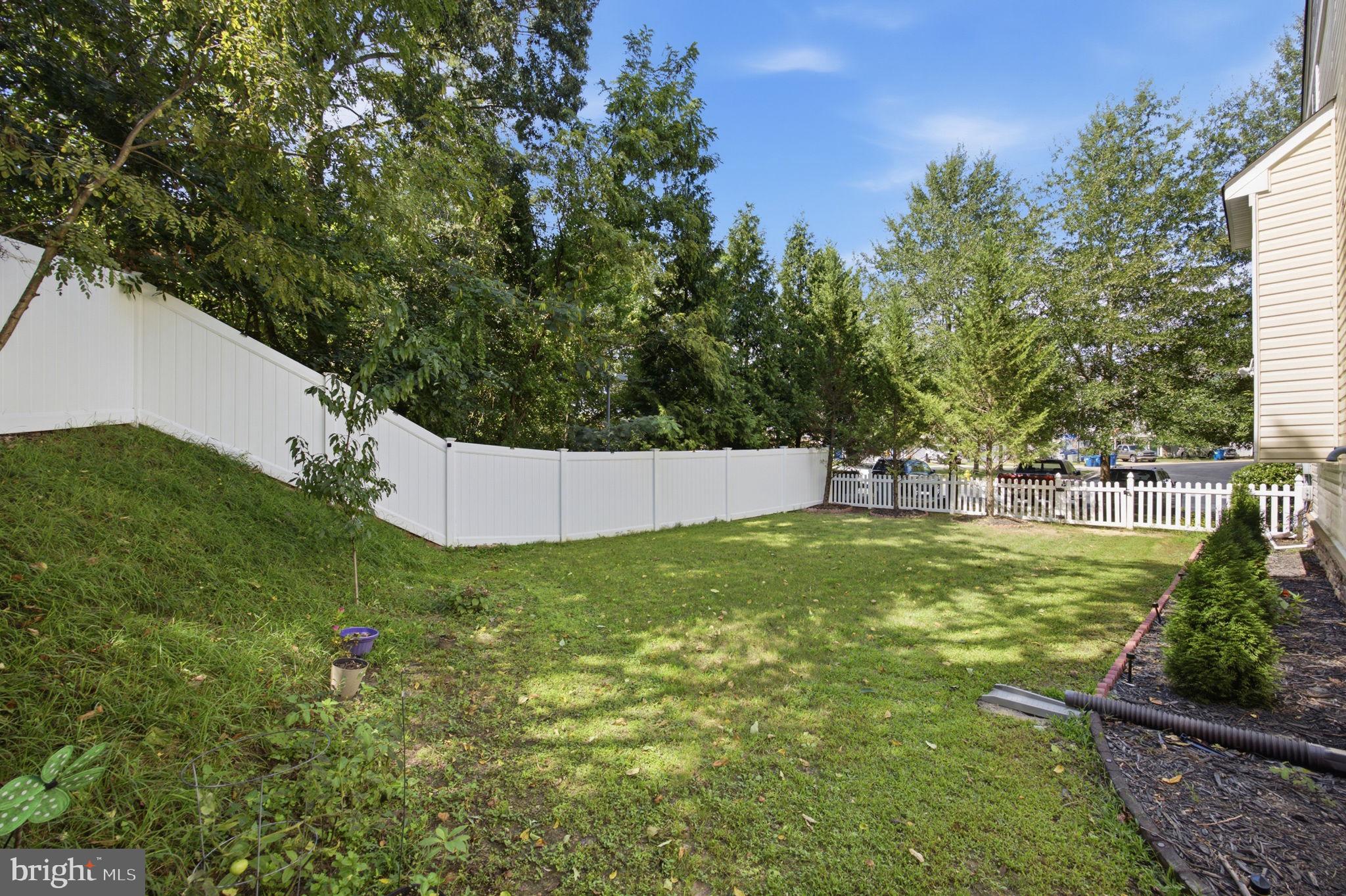 335 ENGLISH OAK LANE