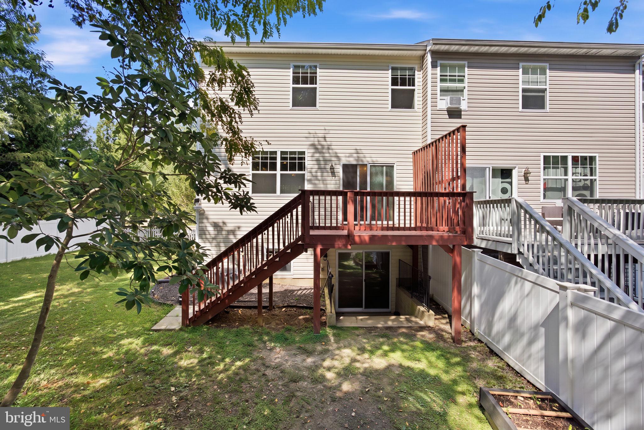 335 ENGLISH OAK LANE