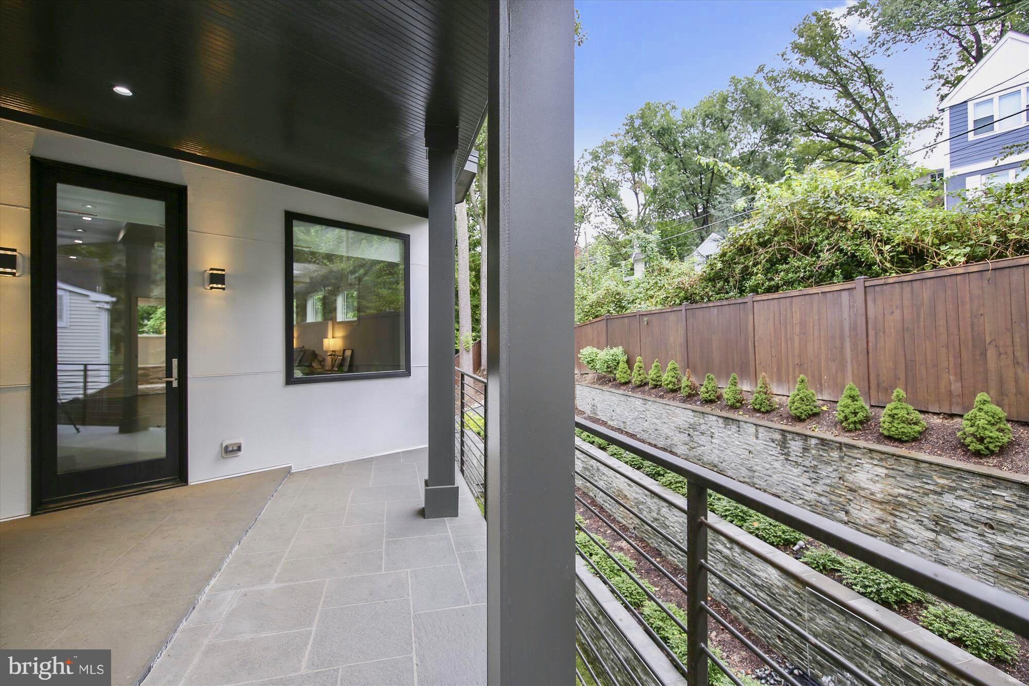 LEE HEIGHTS - Residential