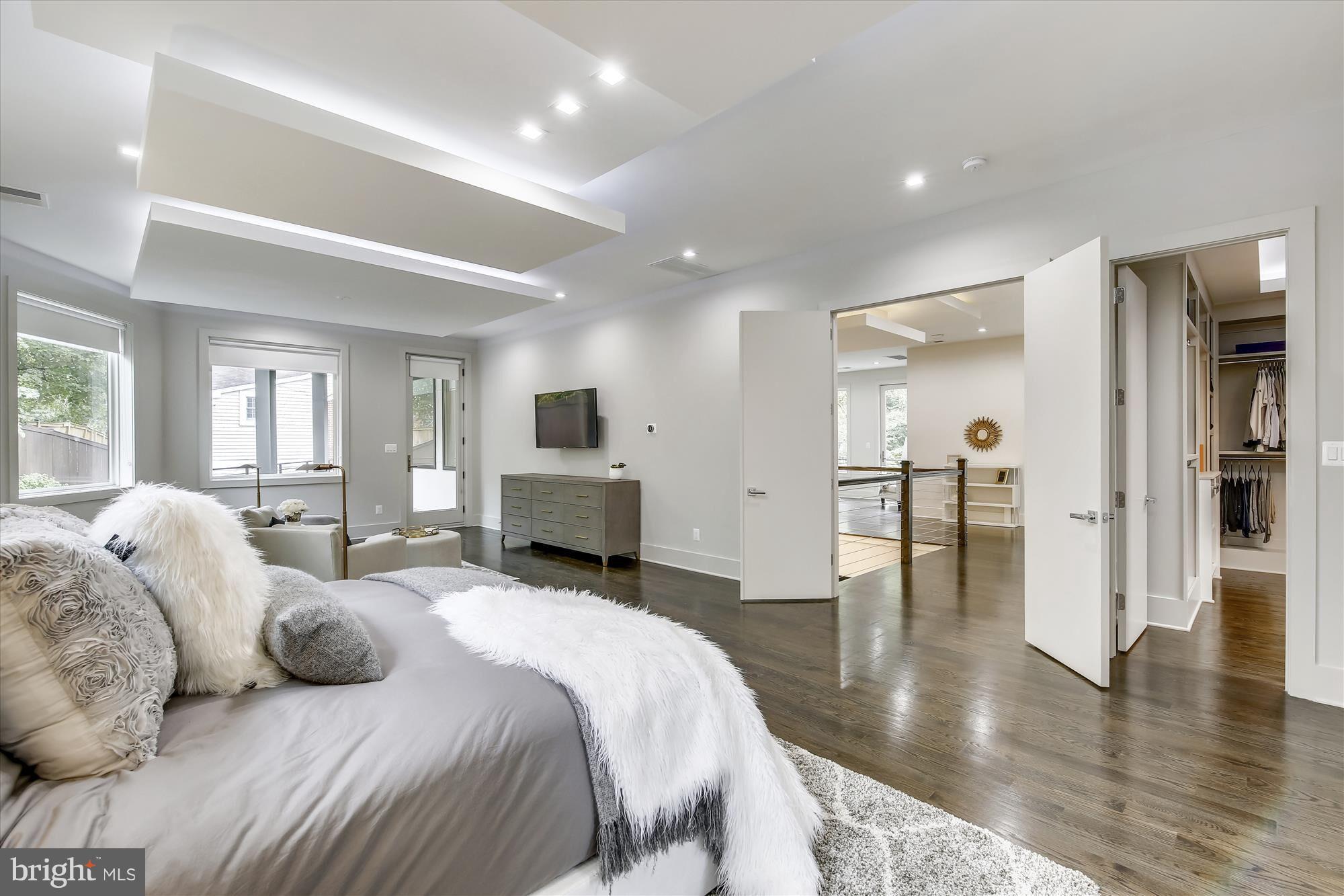 LEE HEIGHTS - Residential