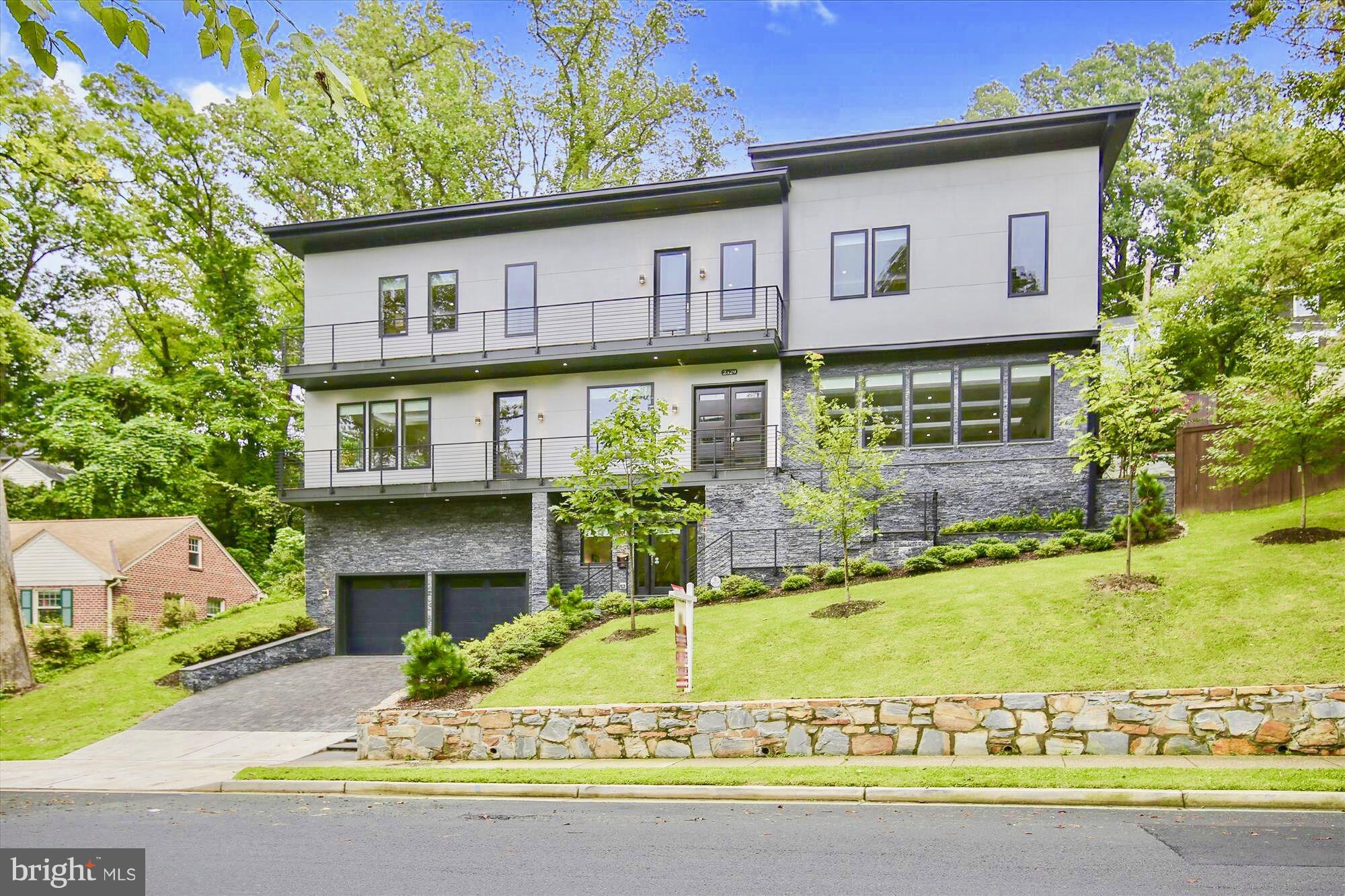 LEE HEIGHTS - Residential